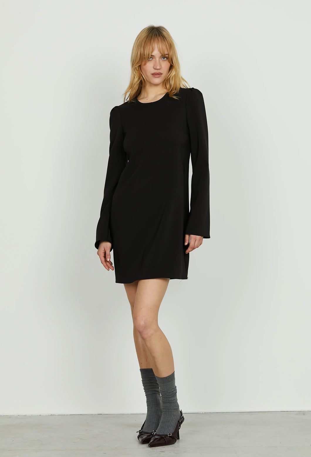 Abito con scollatura sulla schiena