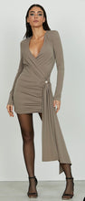 Carica l&#39;immagine nel visualizzatore di Gallery, Abito con scollatura sulla schiena
