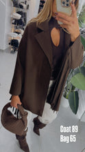 Carica l&#39;immagine nel visualizzatore di Gallery, Coat brown con frange TU
