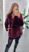 Carica l&#39;immagine nel visualizzatore di Gallery, Pelliccia bordeaux
